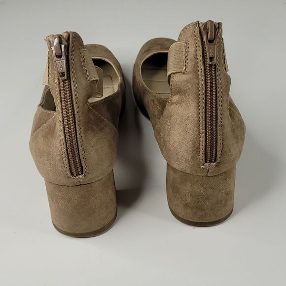 NEUTRAL WHITE MOUNTAIN tan faux suede leather strap CAREER Block Heel heels 9 - Picture 3 of 10